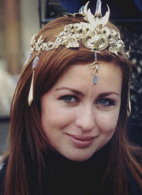 crown egyptian lotus model 1.jpg (389374 bytes)