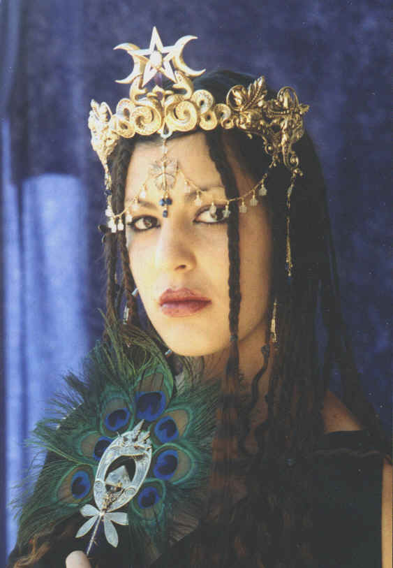 crown floral dangels model 4.jpg (597463 bytes)